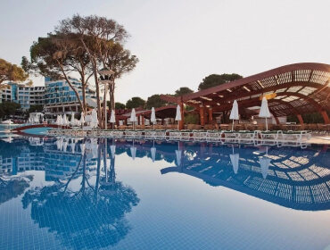 Cornelia De Luxe Resort